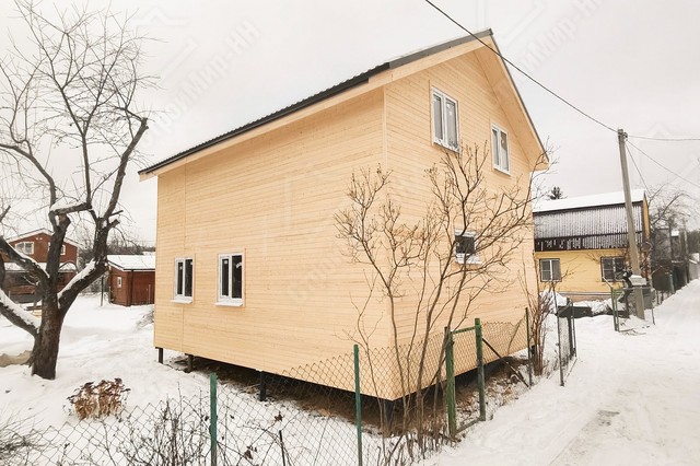 Дачный дом 6x7.5 с крыльцом и балконом «Корица» 4